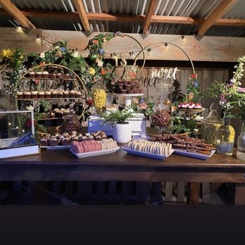 Famous Creations - Bakeries Near Me - Fairfield, California