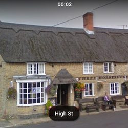 Three Horseshoes