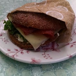 Cafe Samovarbar - Salami and cheese sandwich on rye bun