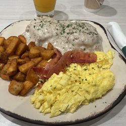 Holiday Inn Erie - Nice made to order breakfast.
