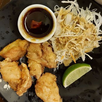 Sakura Ramen - Karaage - Fried chicken served hot, crispy and juicy with a side of salad :) - Ramen Near Me - Playa del Carmen, ROO