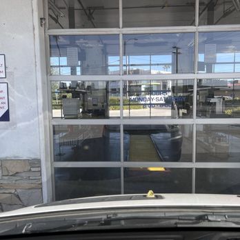 Oilstop Drive Thru Oil Change - Shows hours and that NO ONE is here. - Oil Change Stations Near Me - Costa Mesa, California