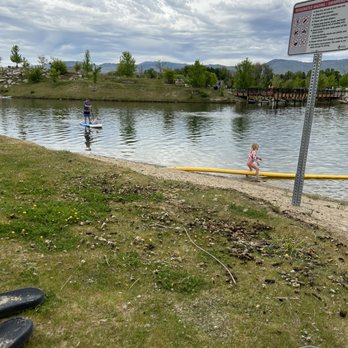 Quinn's Pond - Poop everywhere - Paddleboarding Near Me - Boise, Idaho