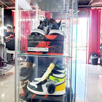 Port Parlor - Like I mention your one luxury one shop stop leave with a hair cut pair of shoes ! - Barbers Near Me - Pedro, California Port Parlor - Like I mention your one luxury one shop stop leave with a hair cut pair of shoes ! - Barbers Near Me - Pedro, California