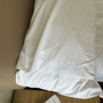 Surfer Beach Hotel - Pillow case doesn't fit pillow - San Diego, CA