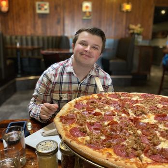 Rocco's - 3 Little Piggies Pizza - Bars Near Me - Seattle, Washington Rocco's - 3 Little Piggies Pizza - Bars Near Me - Seattle, Washington