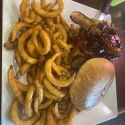 Schultz & Dooley's - A burger that's highlighted