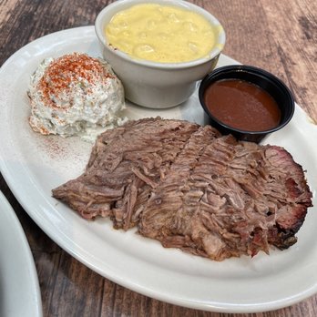 The County Line - Barbeque Near Me - San Antonio, Texas
