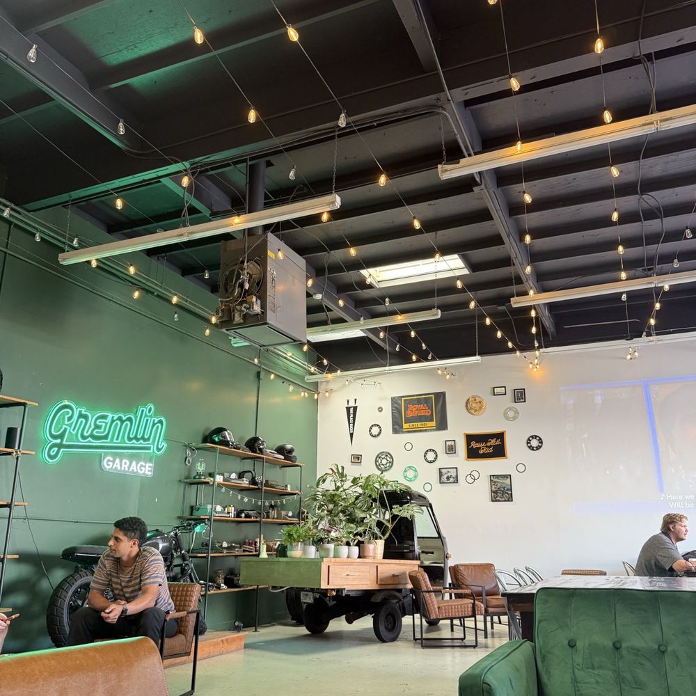 Gremlin Garage - Inside seating - Coffee & Tea Near Me - Costa Mesa, California