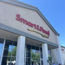Smart & Final Extra! (Stockton, CA): Entrance