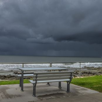 Mooloolaba Beach - Beaches Near Me - Mooloolaba, QLD