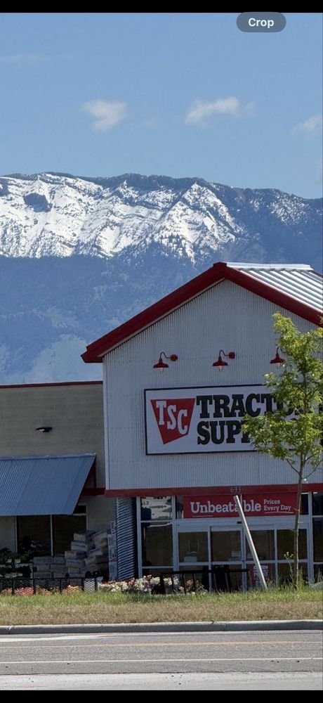 Tractor Supply Image