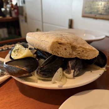 Boatyard Bar & Grill - Mussels Sailor Style - Seafood Near Me - Annapolis, Maryland