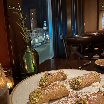 Via Emilia - Pistachio & cinnamon cannolis - Italian Near Me - Mystic, Connecticut Via Emilia - Pistachio & cinnamon cannolis - Italian Near Me - Mystic, Connecticut