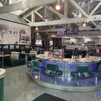 Mel's Drive In - Take us back to - American Near Me - Los Angeles, California Mel's Drive In - Take us back to - American Near Me - Los Angeles, California