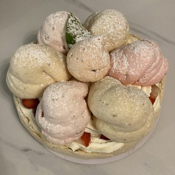 Le Maxim’s - Patisserie/Cake Shop Near Me - Markham, Ontario