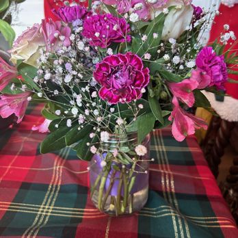 Avas Flowers - This is what was delivered - Florists Near Me