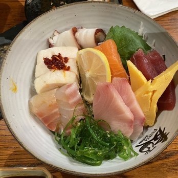 Fujiya - Chirashi - Japanese Near Me - Elk Grove, California
