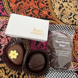 Bordeaux bar & seasonal treats Bordeaux bar & seasonal treats
