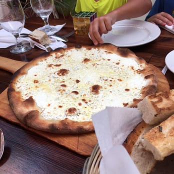 Michaelangelo's - White pie - Lounges Near Me - Bronx, New York