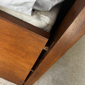 Paradise Moving And Storage - bed frame coming apart - Movers Near Me - Oakland, California