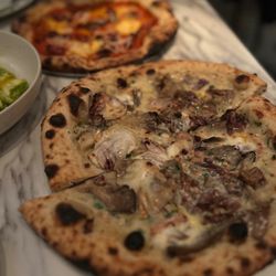Renzo - Funghi pizza
