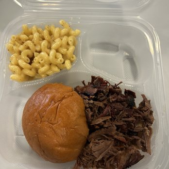 Smokestack Express - Beef brisket sandwich with Mac and cheese - Barbeque Near Me - Bloomington, Minnesota