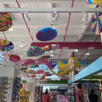 Sugar Kingdom - View upon entry - Ice Cream & Frozen Yogurt Near Me - South Padre Island, Texas Sugar Kingdom - View upon entry - Ice Cream & Frozen Yogurt Near Me - South Padre Island, Texas
