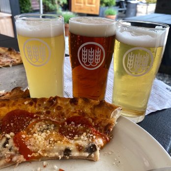 Schilling Beer - Pizza and tasters - Pizza Near Me - Littleton, New Hampshire Schilling Beer - Pizza and tasters - Pizza Near Me - Littleton, New Hampshire