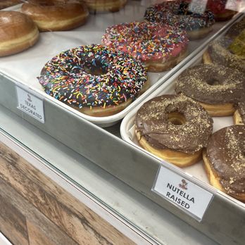 Randy's Donuts - HUGE Sprinkles Iced Cake - Donuts Near Me - Burbank, California Randy's Donuts - HUGE Sprinkles Iced Cake - Donuts Near Me - Burbank, California