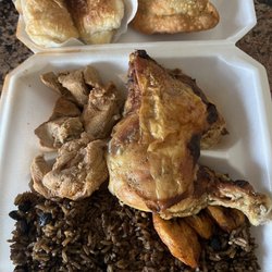 Moka Café - Rice and beans, Baked Chicken, Pork Chunks, beef empanada, cheese danishes or blintzes. As the picture shows everything was dry.