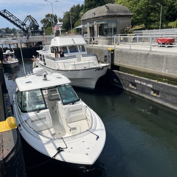 Hiram M Chittenden Locks - Increasing the water level - Landmarks & Historical Buildings Near Me - Seattle, Washington Hiram M Chittenden Locks - Increasing the water level - Landmarks & Historical Buildings Near Me - Seattle, Washington