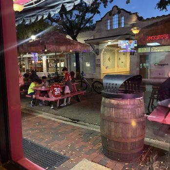 Barracuda Taphouse & Grill - Bars Near Me - Coconut Grove, Florida
