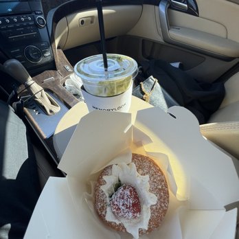 Memorylook - Strawberry milk cream donut and matcha einspanner - Coffee & Tea Near Me - Los Angeles, California Memorylook - Strawberry milk cream donut and matcha einspanner - Coffee & Tea Near Me - Los Angeles, California