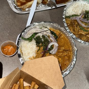 Rosies Dhaba - Naandilla! Butter chicken and a appetizer. I believe it was chick pea fries - Indian Near Me - El Paso, Texas Rosies Dhaba - Naandilla! Butter chicken and a appetizer. I believe it was chick pea fries - Indian Near Me - El Paso, Texas