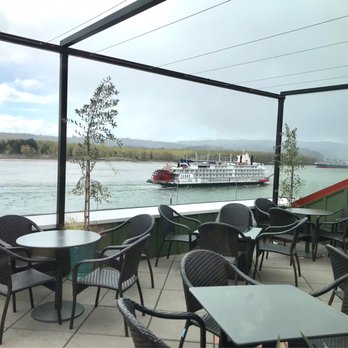 Cloud Bar - Patio - New American Near Me - Kalama, Washington