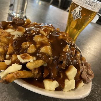 The Boiler Room - Millhouse Special- Poutine w/ thinly sliced prime rib - Pizza Near Me - Sault Sainte Marie, Ontario The Boiler Room - Millhouse Special- Poutine w/ thinly sliced prime rib - Pizza Near Me - Sault Sainte Marie, Ontario