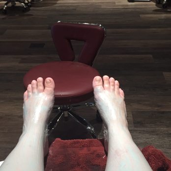 Fabuleux Nail Spa - Foot mask :) - Nail Salons Near Me - Woodmere, Ohio