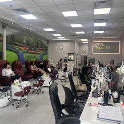 Nice Nails - A look inside the salon