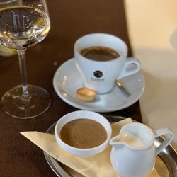 Restaurace Pulcinella - Expresso with coffee flavored sugar