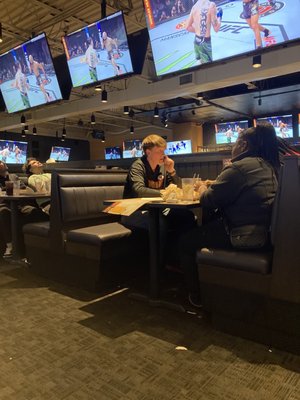 Buffalo Wild Wings by null