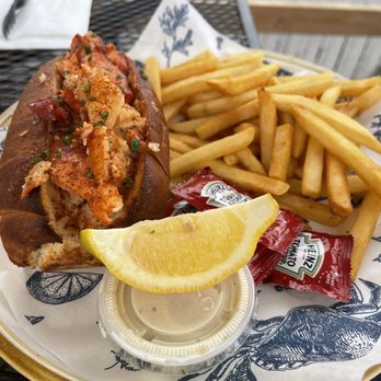 MARKET Seafood Eatery - LOBSTER ROLL - Seafood Near Me - Edmonds, Washington MARKET Seafood Eatery - LOBSTER ROLL - Seafood Near Me - Edmonds, Washington