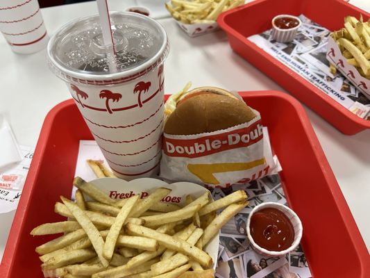 In-N-Out Burger by null