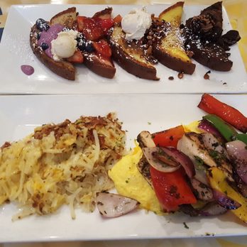 Batter & Berries - Waffle flight w/Oreo add on + deconstructed chicken fajita omelet - Breakfast & Brunch Near Me - Chicago, Illinois