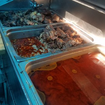 Birrieria El Pelon - miren no mas gente bengan a comer se unos tacos de birria estilo michoacan y con su consome - Tacos Near Me - Compton, California