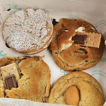 Cookie Society - Addison - Lemon Bar Smores x2 Banana Pudding - Desserts Near Me - Addison, Texas