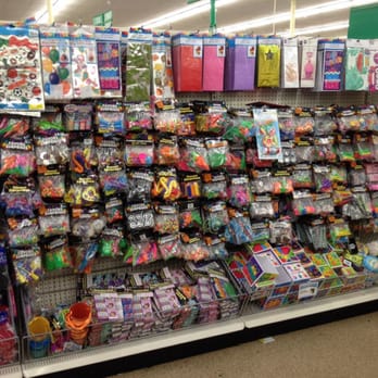Dollar Tree - Party supplies - Discount Store Near Me - Thousand Oaks, California