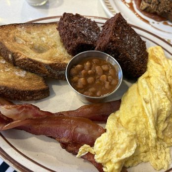 Dukes - Classic breakfast with bacon - Coffee & Tea Near Me - Ottawa, Ontario