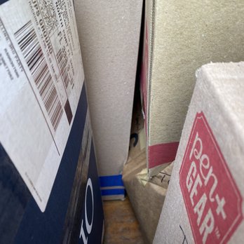 Colonial Van Lines - Crushed boxes - Movers Near Me - Pompano Beach, Florida Colonial Van Lines - Crushed boxes - Movers Near Me - Pompano Beach, Florida