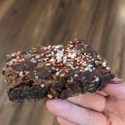 Colossal Cafe - Candy cane brownie